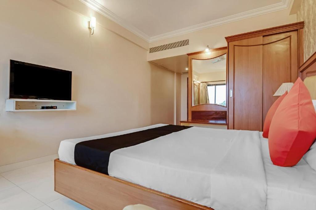 Hotel Devi Tower Salem Esterno foto